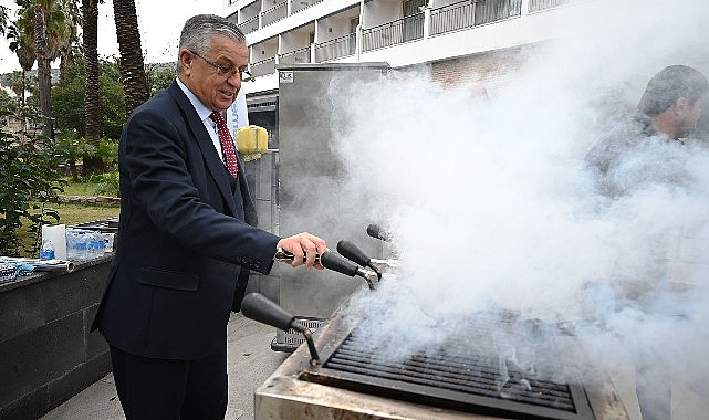 Başkan Topaloğlu’ndan üniversite öğrencilerine mangal partisi