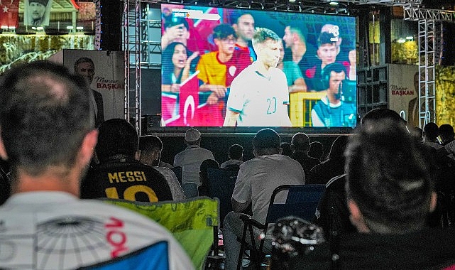 Keçiören’de milli maç coşkusu.