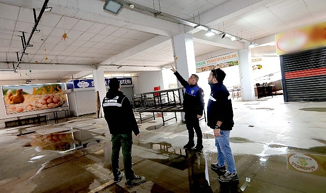 Bayraklı’nın pazar yerlerinde aydınlatma çalışması