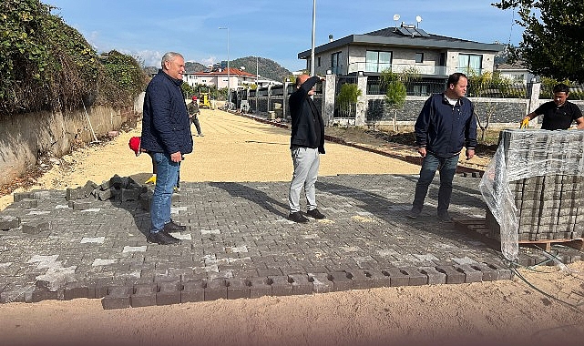 Kemer’de yol ve kaldırım çalışması