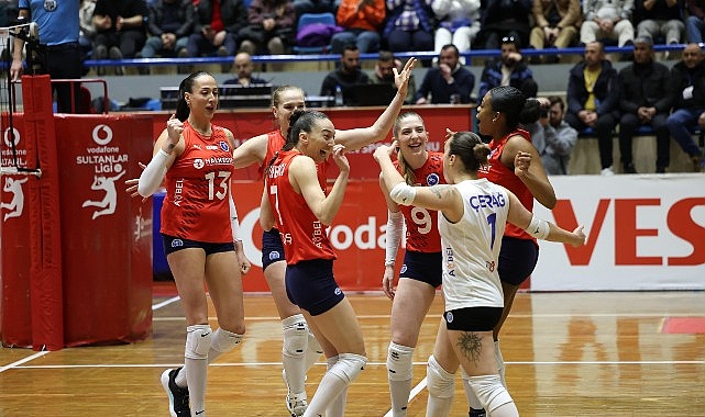 Aydın Büyükşehir Belediyespor Kadın Voleybol Takımı’ndan Farklı Galibiyet
