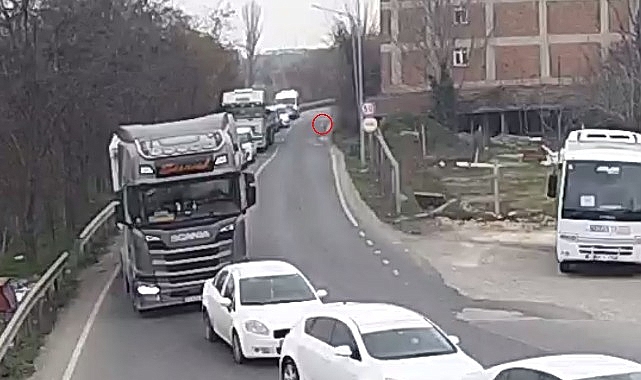 TIR’ın camından çöp attı kameralardan kaçamadı! “Lüleburgaz Belediyesi’nden çevreyi kirletenlere karşı tavizsiz mücadele”