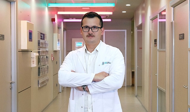 Uzun süre oturuyorsanız dikkat! Sakrum ağrısı günlük yaşamınızı etkileyebilir…