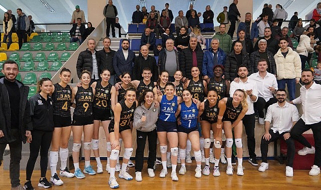 Voleybolda Körfez Derbisi Edremit’in