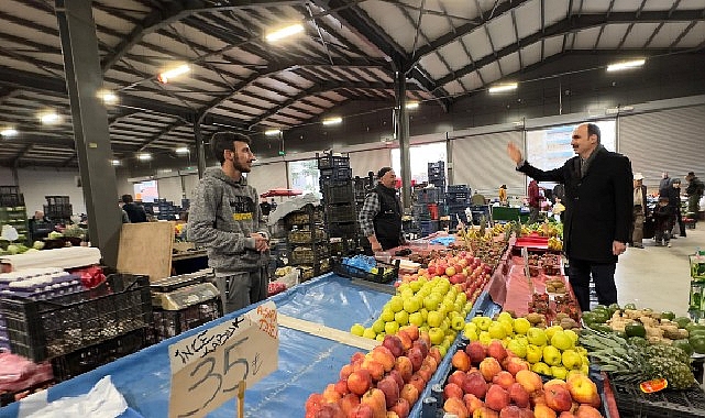Başkan Altay İftar Öncesi Büyük Sinan Semt Pazarı’nı Ziyaret Etti