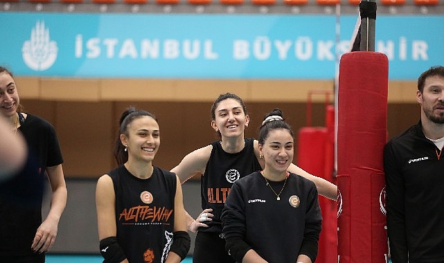 Eczacıbaşı Dynavit, Kuzeyboru karşılaşmasında ev sahibi