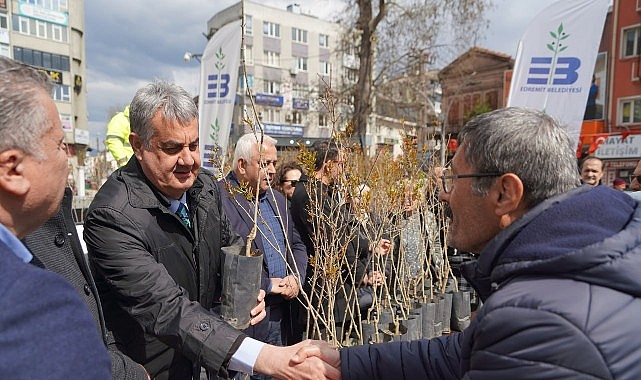 Edremit Belediyesi’nden Orman Haftası’nda ücretsiz fidanı dağıtımı