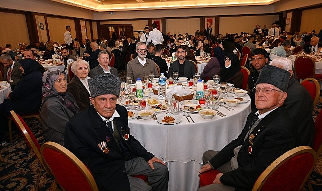Manisa Büyükşehir Ramazan’ın Son İftarında Şehit Aileleri ve Gazileri Ağırladı