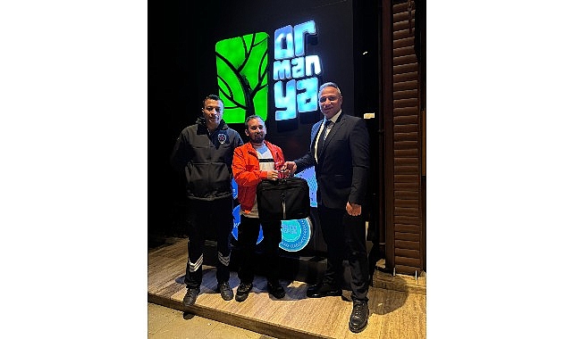 Ormanya’da düşürülen para dolu çanta sahibini buldu