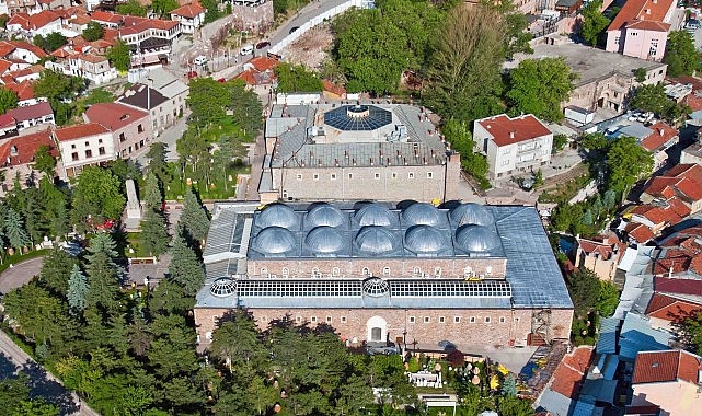 Aracınızı en uygun fiyatlarla kiralayın, Müzeler Haftasında kültür rotası yapın