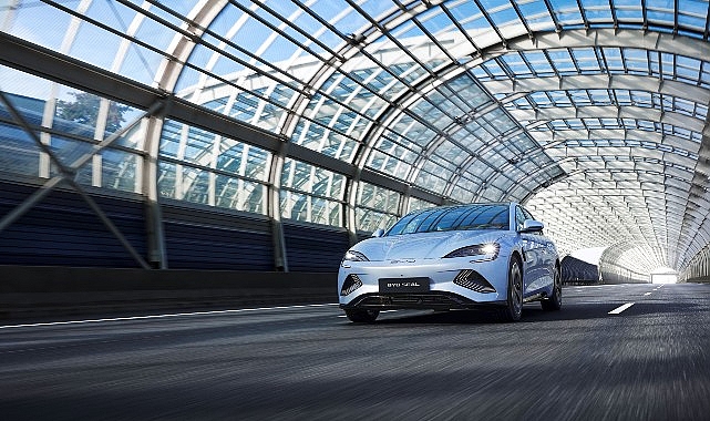 BYD’nin Elektrikli Sportif Sedanı SEAL, Türkiye’ye Özel Üretilen 160 kW’lık Versiyonuyla Yollara Çıkıyor