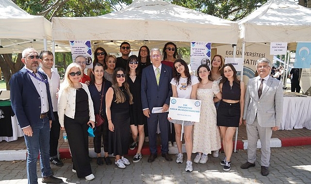 Ege Üniversitesinde bahar şenliği ateşi yakıldı