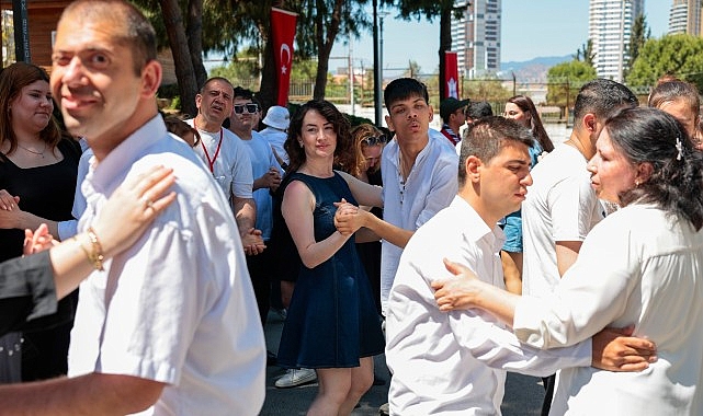 Konak’ta Engelliler Haftası’na engelsiz kutlama