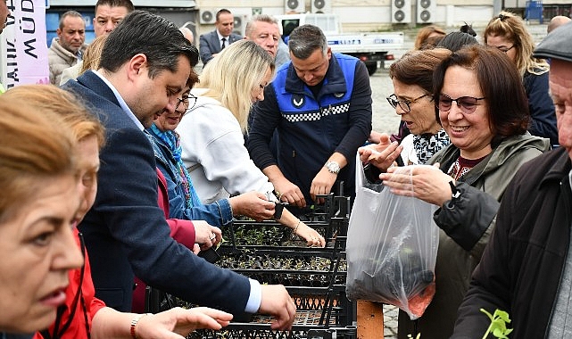 Lüleburgaz Belediyesi’nden vatandaşlara 20 bin adet fide