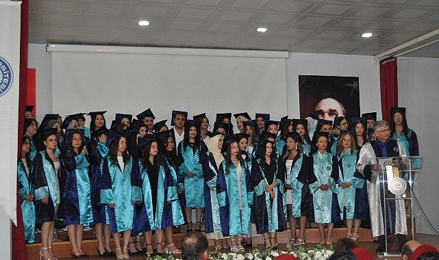 EÜ Ödemiş Sağlık Bilimleri Fakültesinde mezunlar sektöre uğurlandı