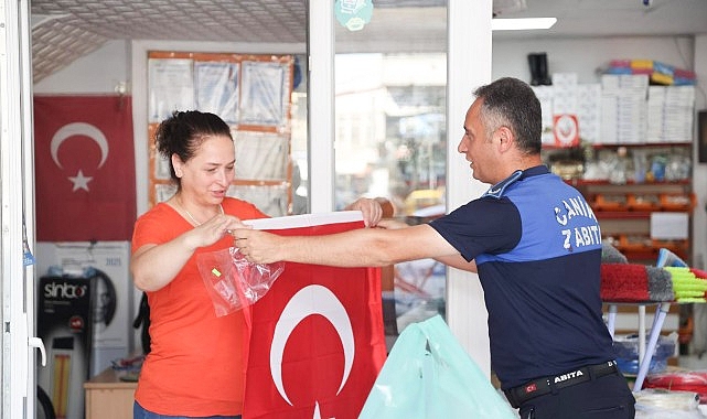Canik Belediyesi Caddeleri Sokakları Türk Bayrağıyla Donattı