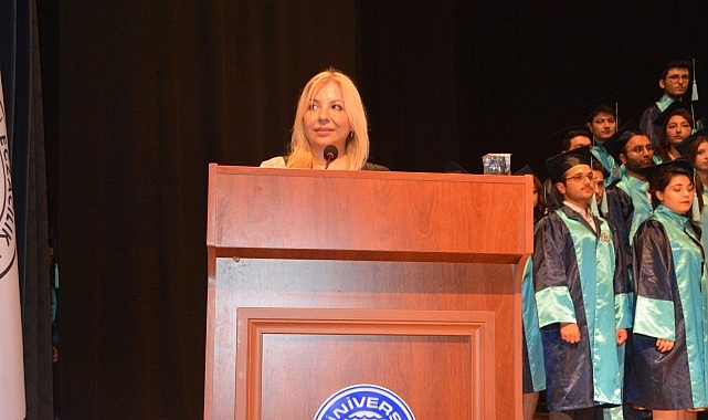 EÜ Eczacılık Fakültesi 2025 mezunlarını uğurladı