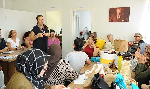 Karşıyaka’da ‘Kadın Gücü’ mahalle mahalle yayılıyor