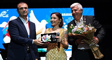 Büyükçekmece’deki Melek Mosso Konserinde İzdiham Yaşandı