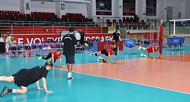 Nilüfer Belediyespor Eker Kadın Voleybol Takımı yeni sezon hazırlıklarına başladı