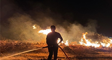 İzmir İtfaiyesi Buca’da başlayıp Gaziemir’e ulaşan yangına karşı siper oldu