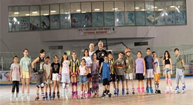 İzmir’de tekerlekli paten kursuna ilgi yoğun