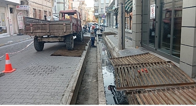 Burhaniye’de menfez ve mazgal temizlikleri başladı