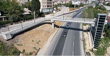 Gebze’deki üst geçit asansörüne bakım çalışması
