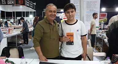 Antalya Kitap Fuarı’na öğrencilerden yoğun ilgi