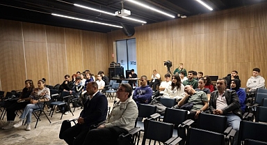 Kutlu’dan Tepük oyunu, Arpacı’dan Momo öyküsü