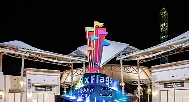 Suudi Arabistan Çölüne İki Dev Eğlence: Aquarabia ve Six Flags