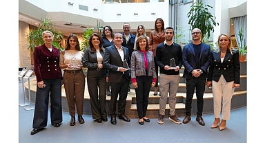 Microsoft Türkiye ile Teknolojide Kadın Derneği’nin iş birliğinde gerçekleşen “Secure The Future” eğitimini tamamlayan genç kadınlar siber güvenlik alanında uzmanlaşmaya hazır